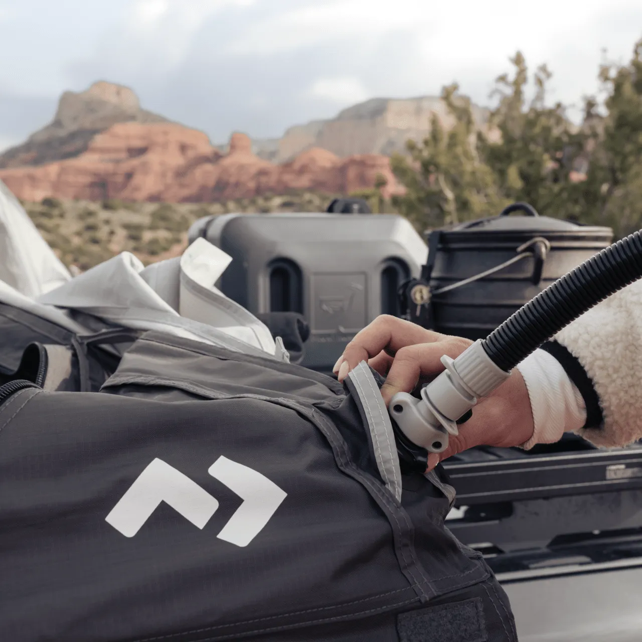 DOMETIC | Inflatable Rooftop Tent (TRT 140 AIR)