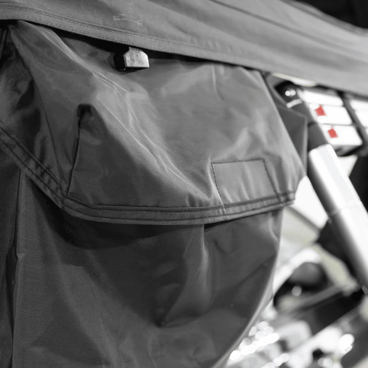 DOMETIC | Inflatable Rooftop Tent (TRT 140 AIR)