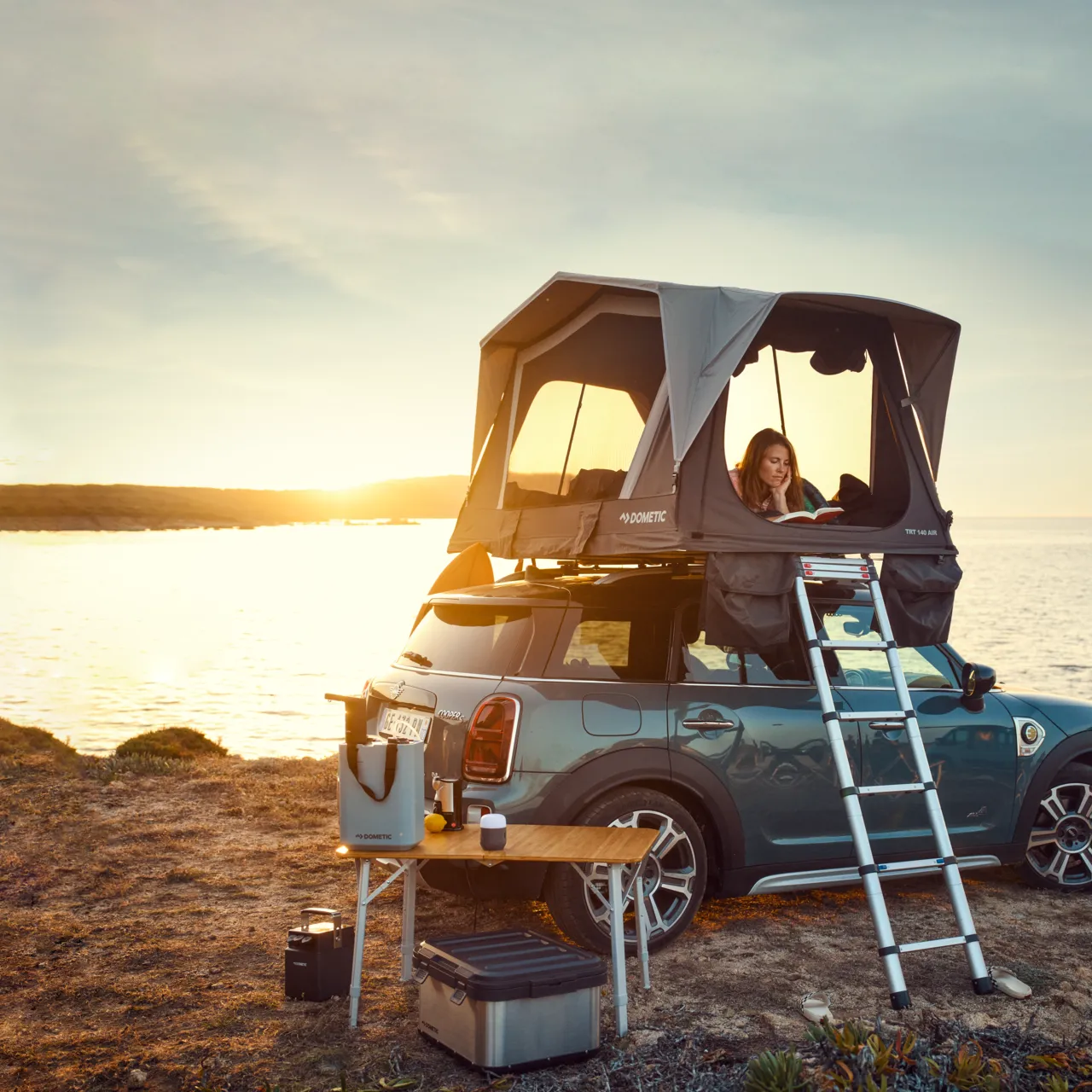 DOMETIC | Inflatable Rooftop Tent (TRT 140 AIR)