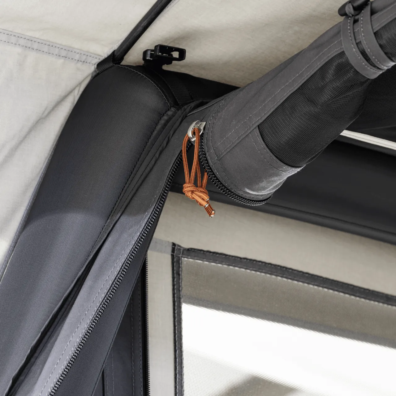 DOMETIC | Inflatable Rooftop Tent (TRT 140 AIR)