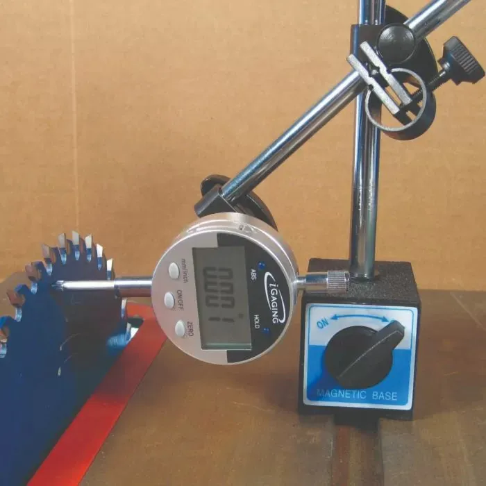 iGaging Magnetic Base with Indicator