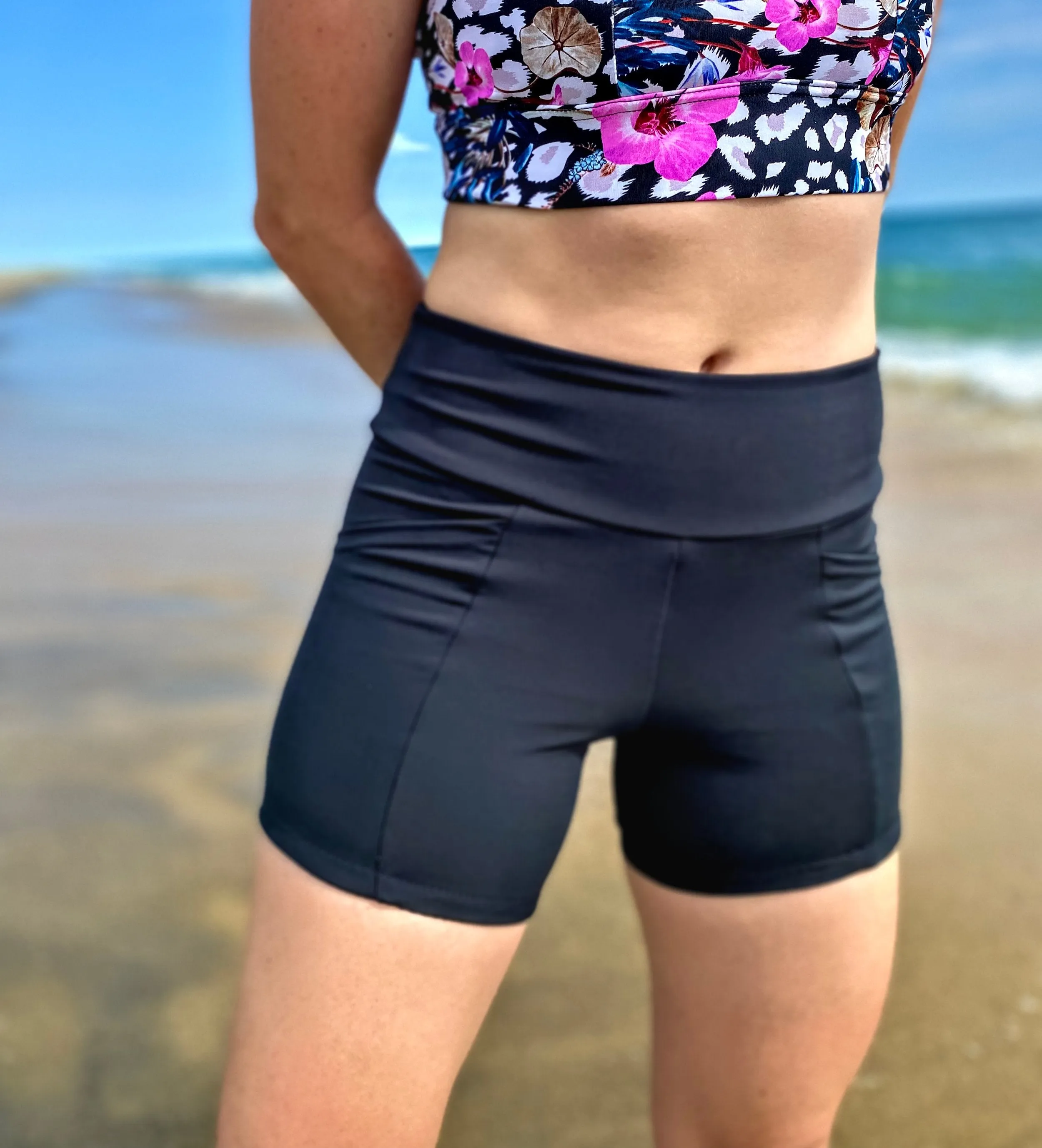Women's Stay Put Short (Black)